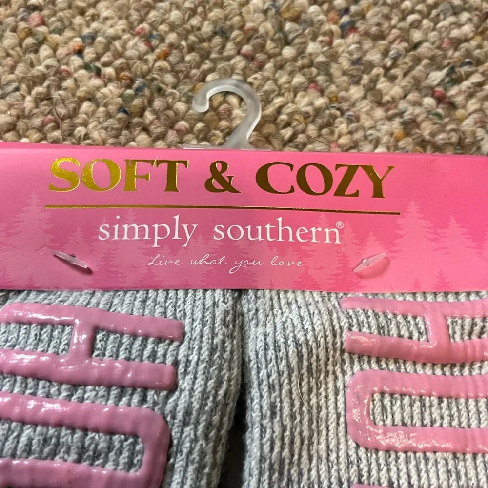 🆕 Simply Southern HOT MESS Non Slip Socks